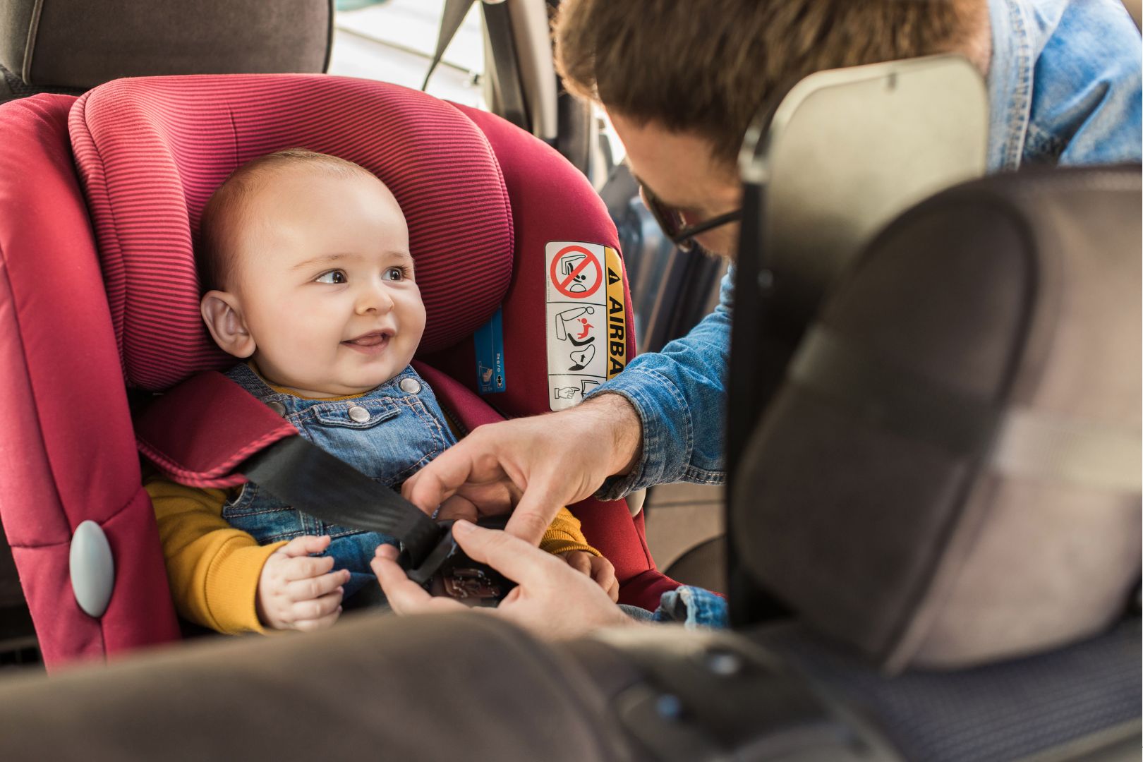 como garantir seguranca e conforto para bebes no carro 3
