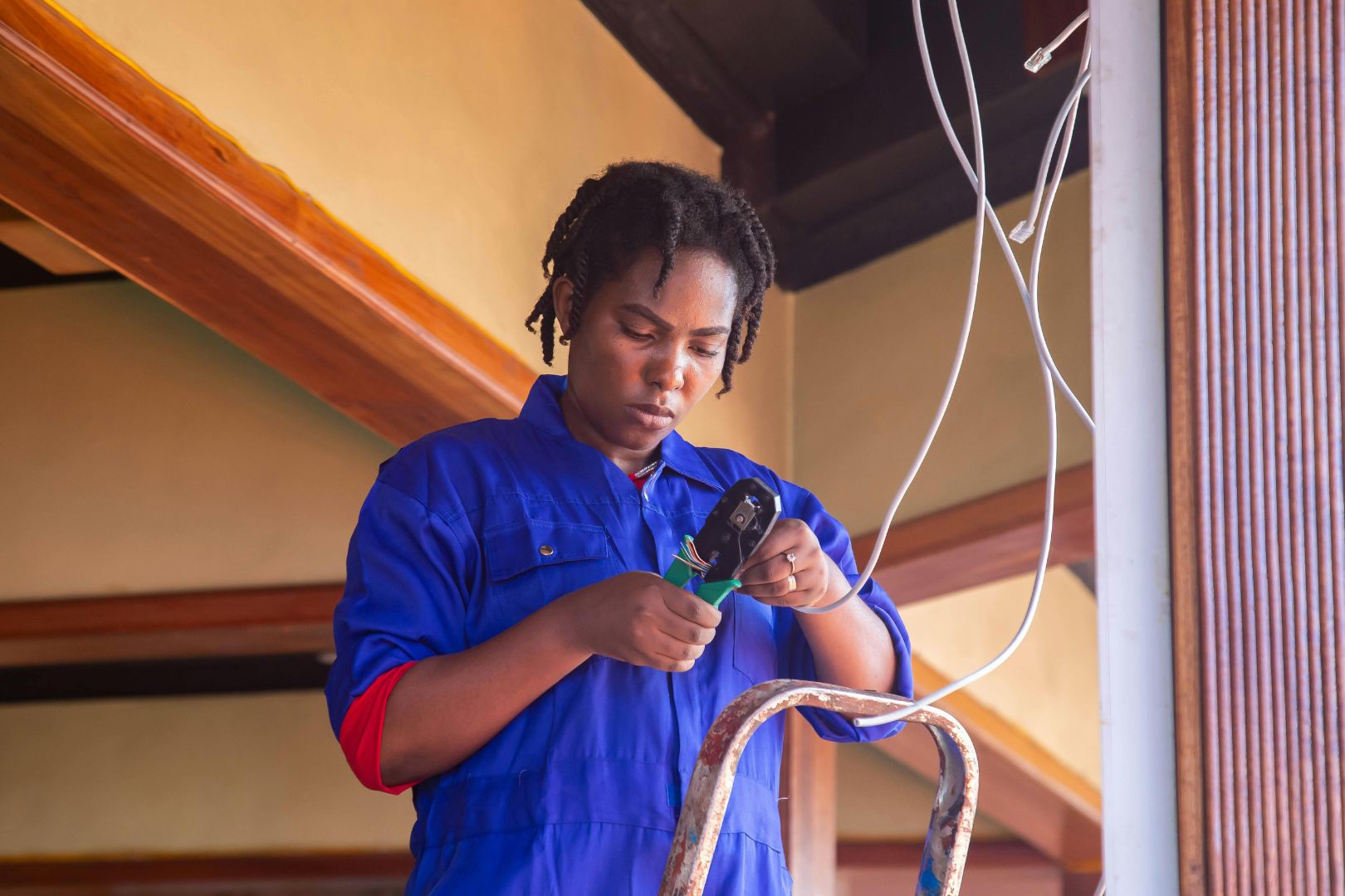 como garantir que o eletricista vai entregar o servico no prazo