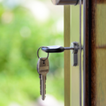 Como remover chave presa na fechadura